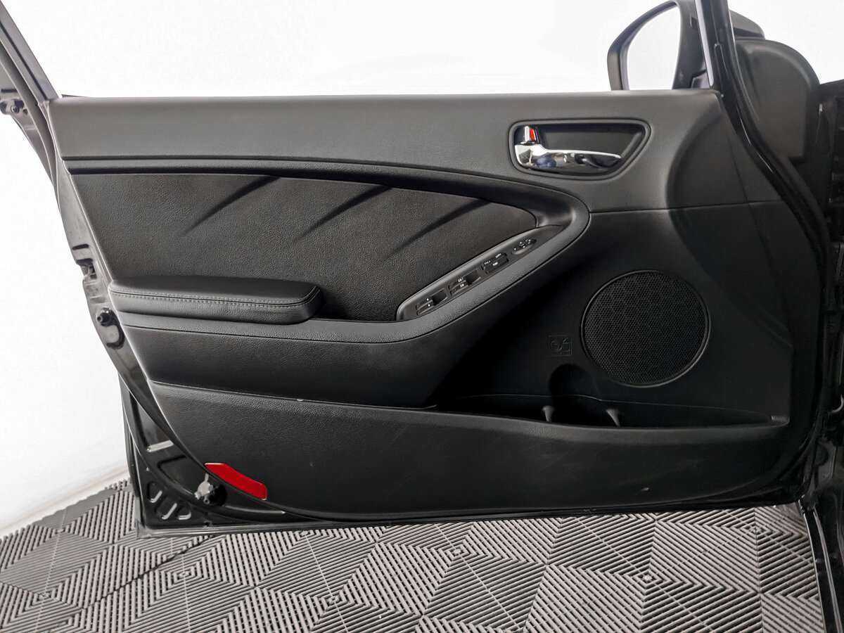 Купить Kia Cerato с пробегом. Фото: #14