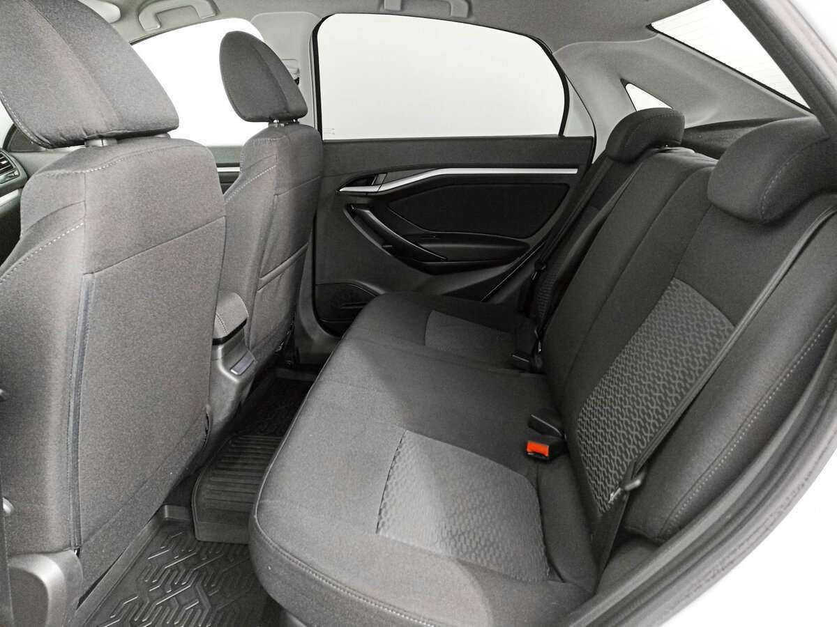 Купить Lada (ВАЗ) Vesta с пробегом. Фото: #9