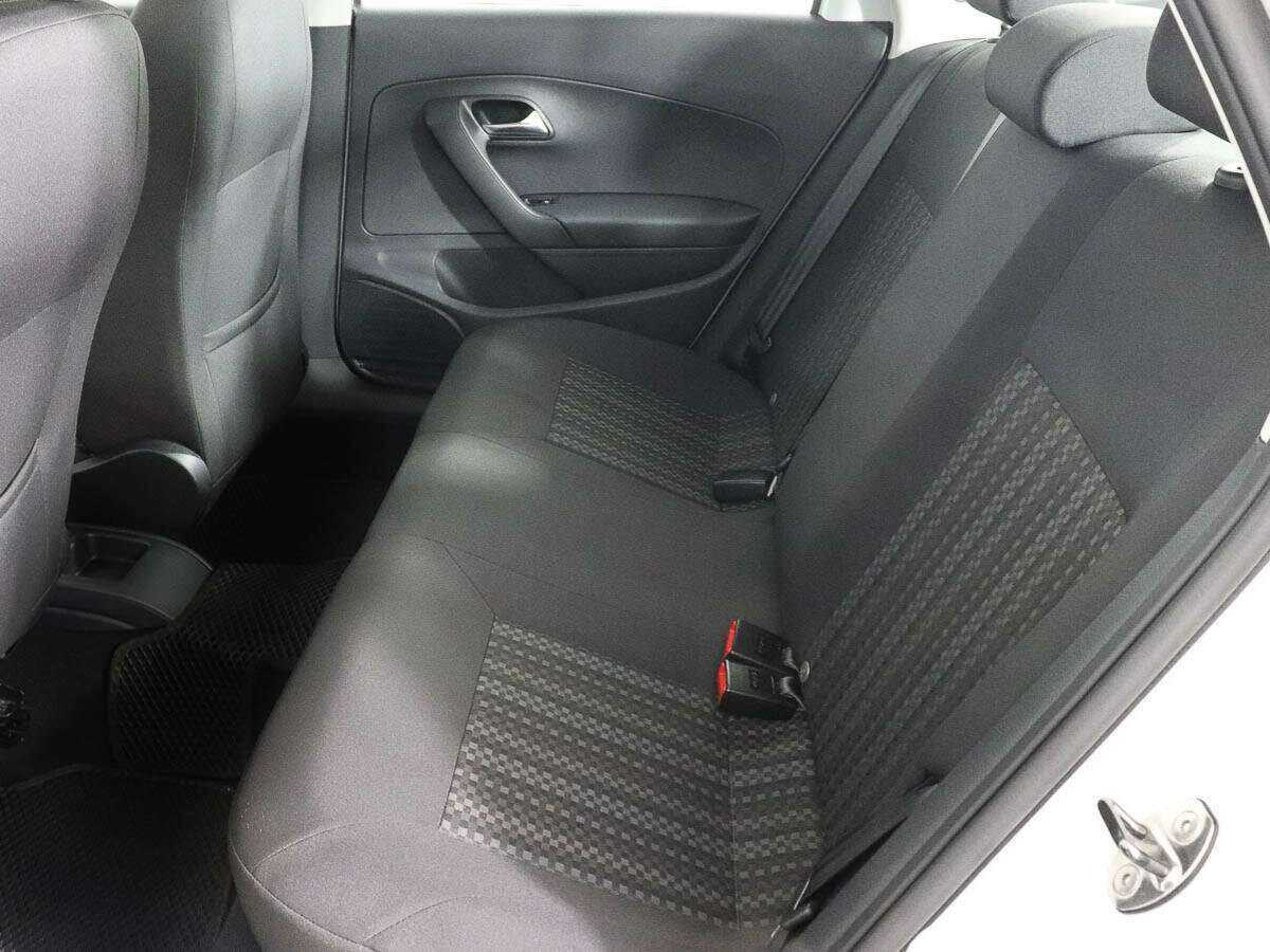 Купить Volkswagen Polo с пробегом. Фото: #6