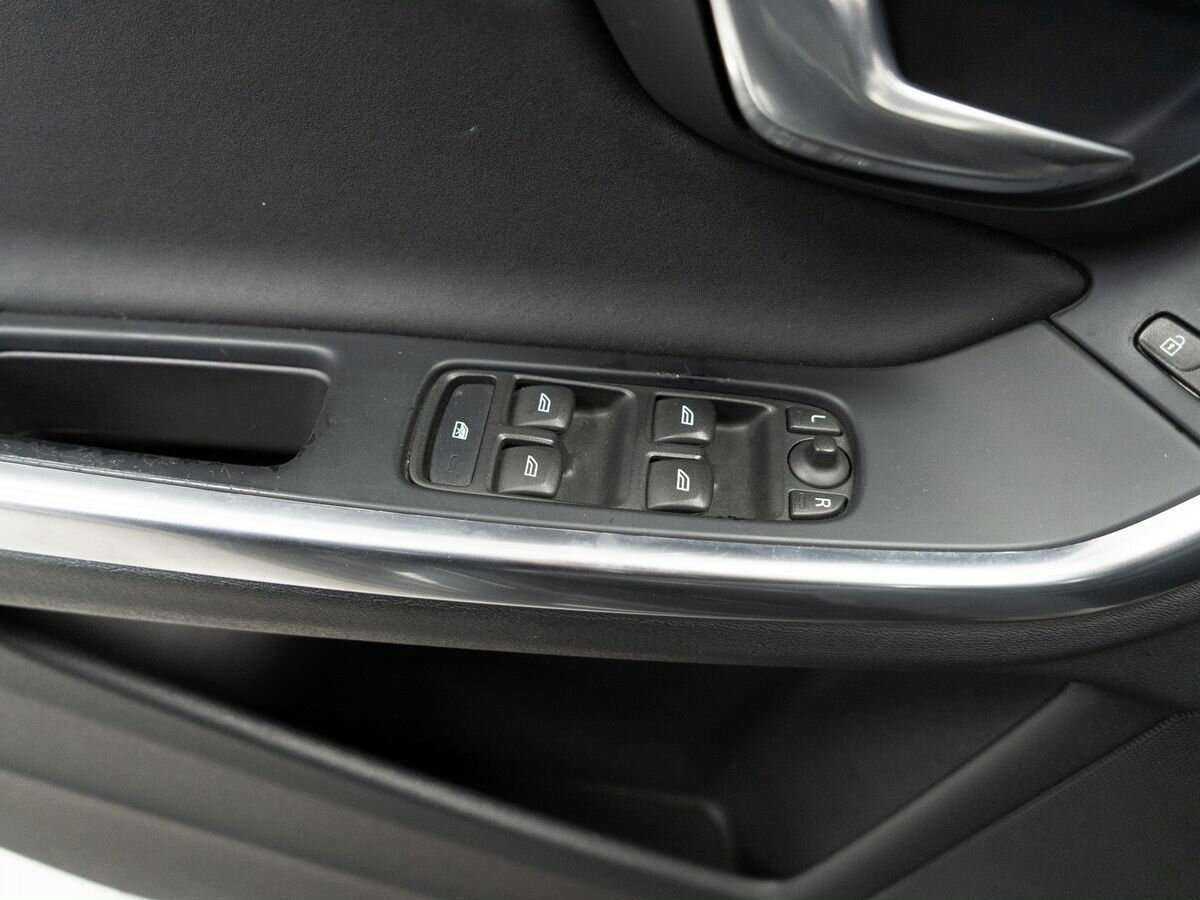 Купить Volvo S60 с пробегом. Фото: #12