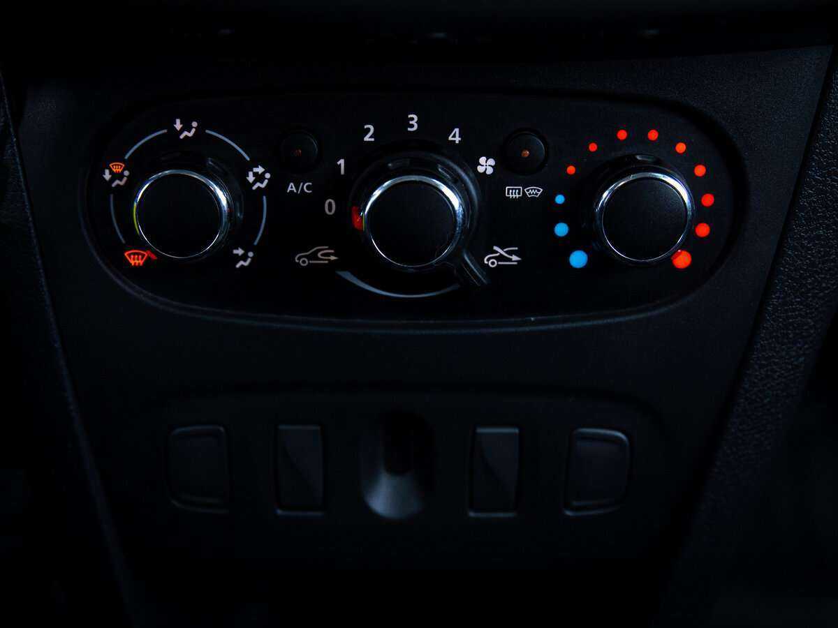 Купить Renault Logan с пробегом. Фото: #16