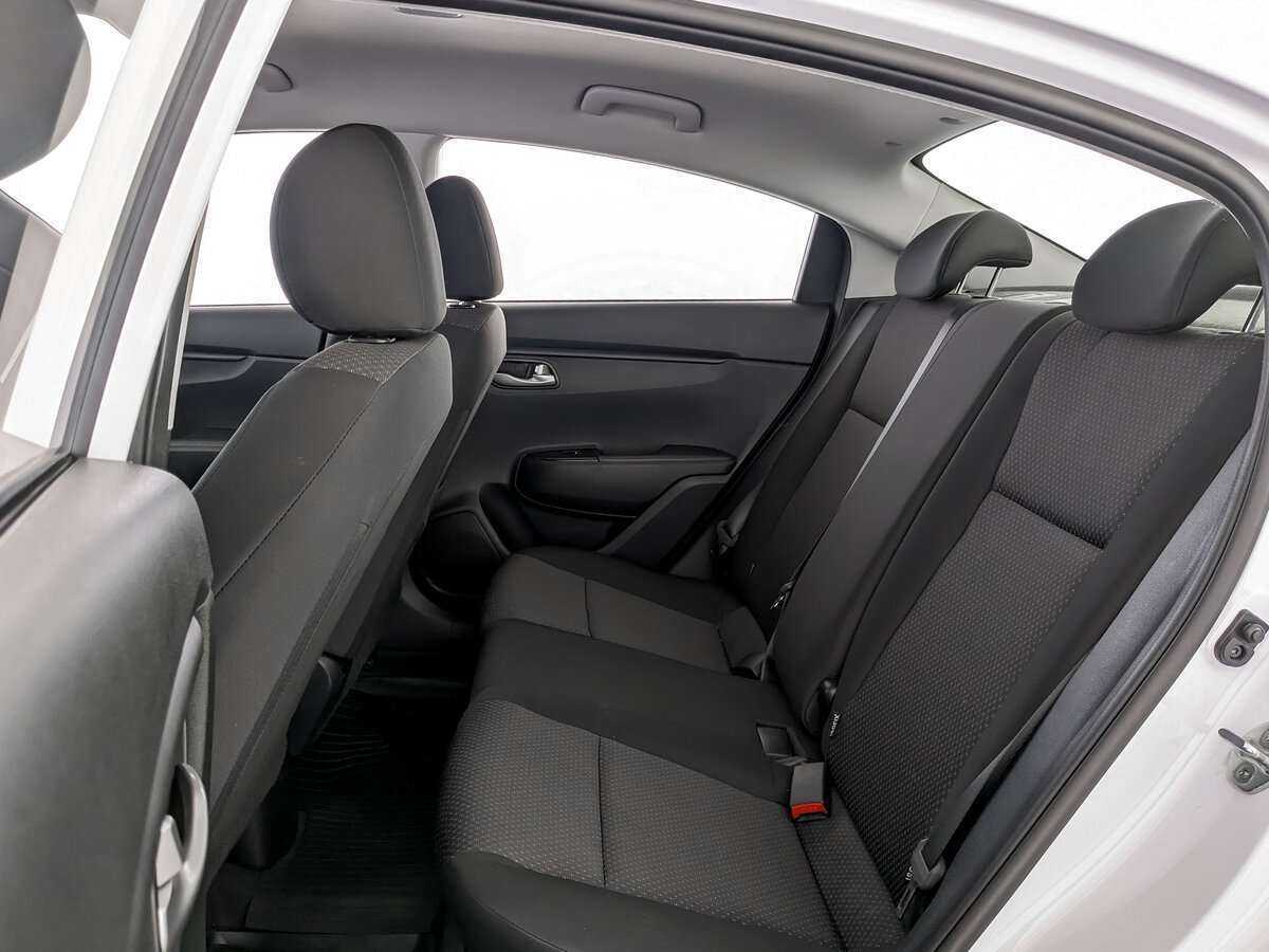 Купить Kia Rio с пробегом. Фото: #9