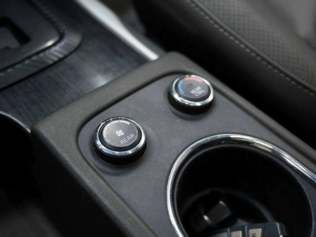 Купить Nissan Pathfinder с пробегом. Фото: #23