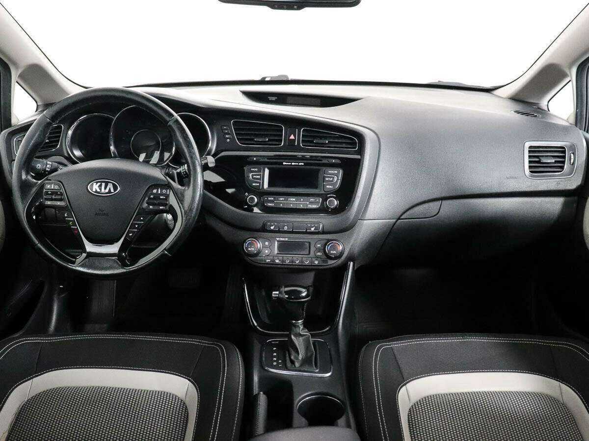 Купить Kia Ceed с пробегом. Фото: #10