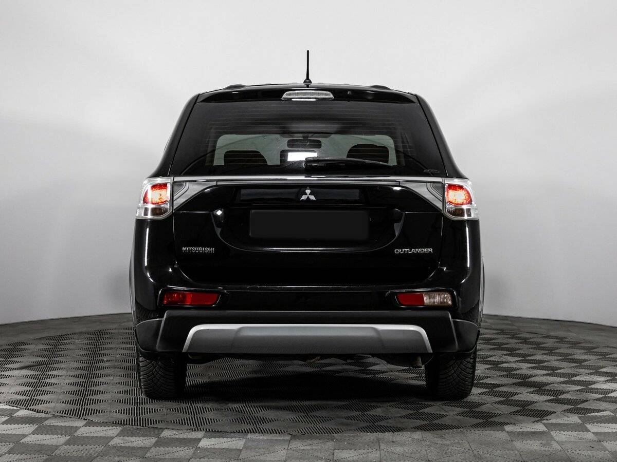 Купить Mitsubishi Outlander с пробегом. Фото: #4