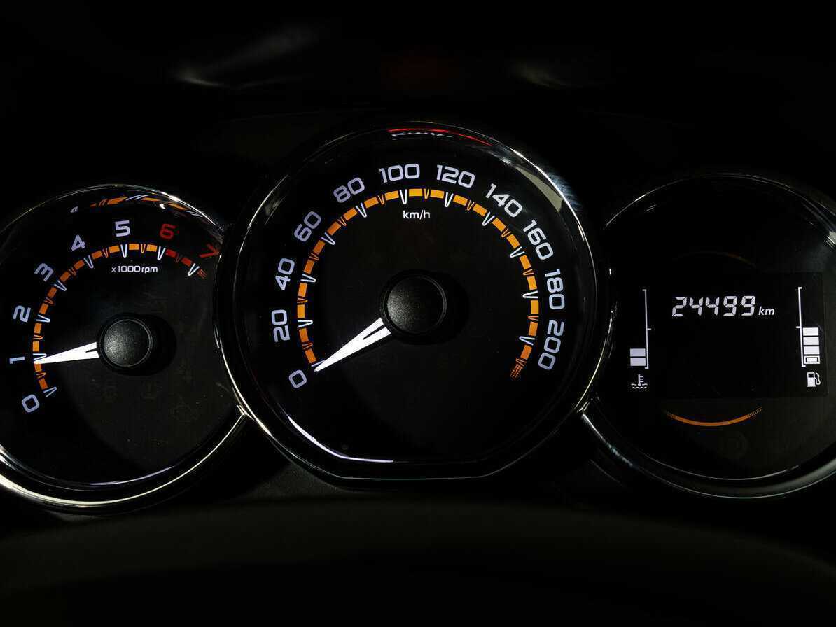 Купить Lada (ВАЗ) Largus с пробегом. Фото: #11