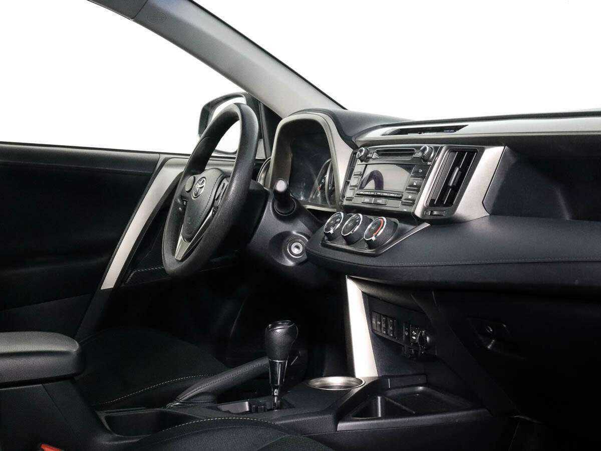 Купить Toyota RAV4 с пробегом. Фото: #6