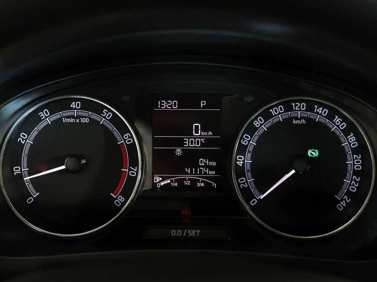 Купить Skoda Rapid с пробегом. Фото: #9