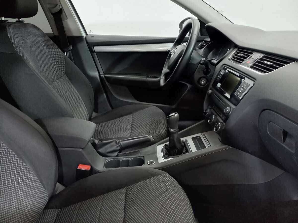 Купить Skoda Octavia с пробегом. Фото: #9