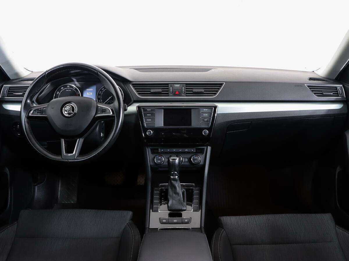 Купить Skoda Superb с пробегом. Фото: #7