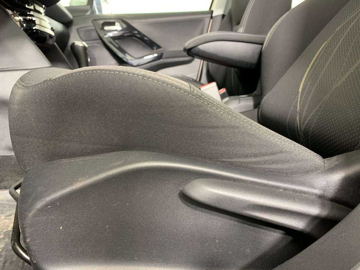 Купить Peugeot 208 с пробегом. Фото: #13