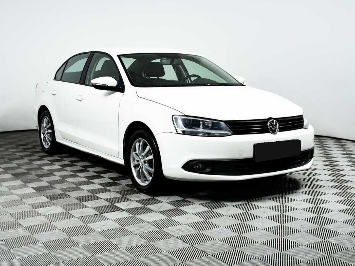 Купить Volkswagen Jetta с пробегом. Фото: #2