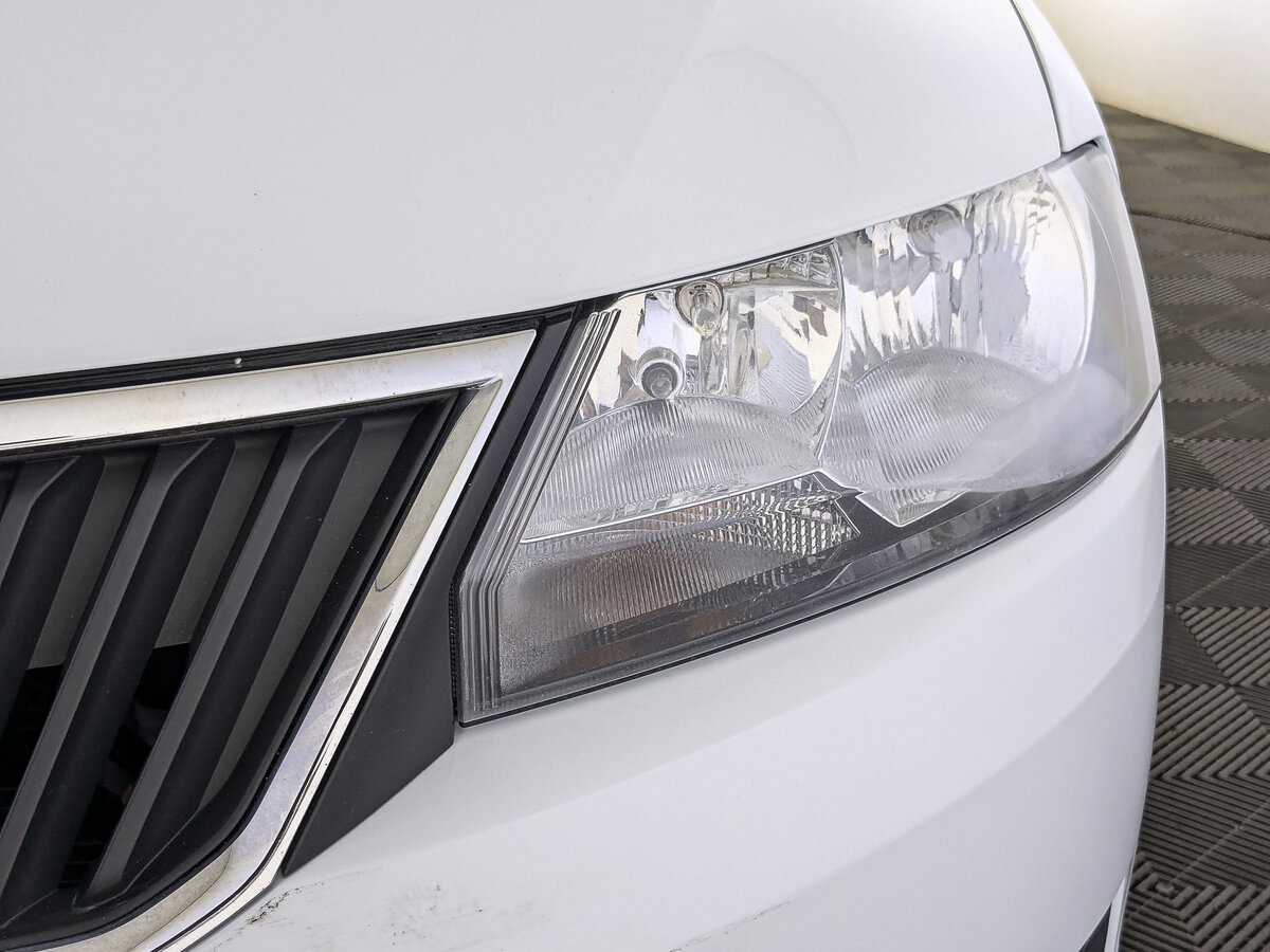Купить Skoda Rapid с пробегом. Фото: #10