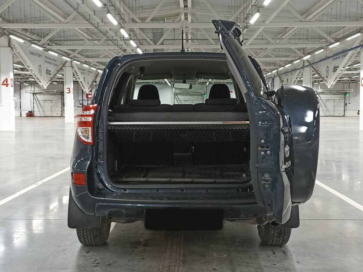 Купить Toyota RAV4 с пробегом. Фото: #9