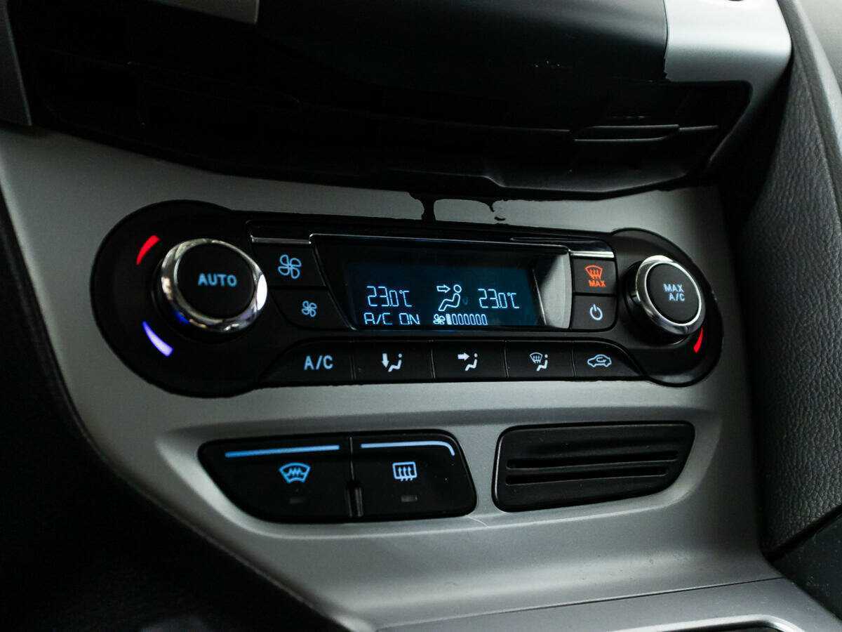 Купить Ford Focus с пробегом. Фото: #15