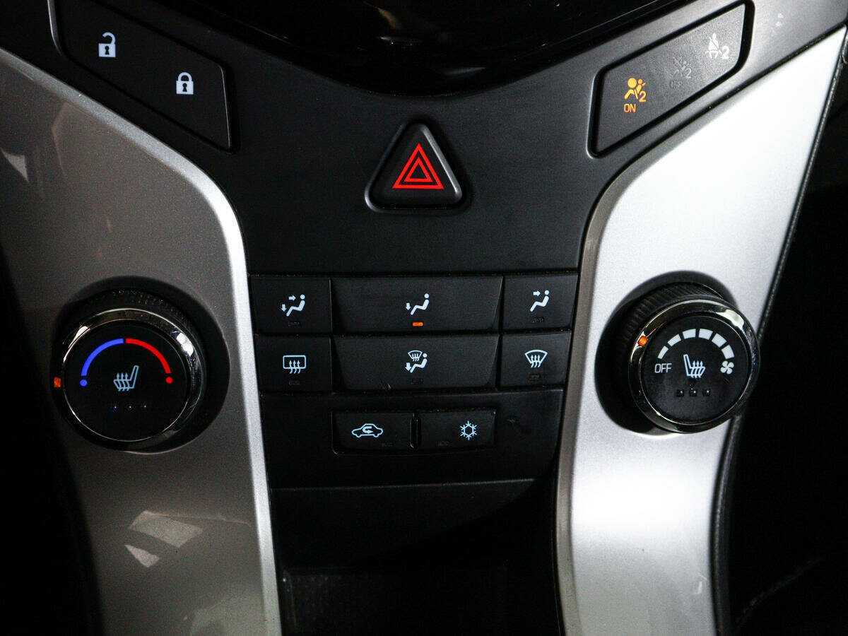 Купить Chevrolet Cruze с пробегом. Фото: #15