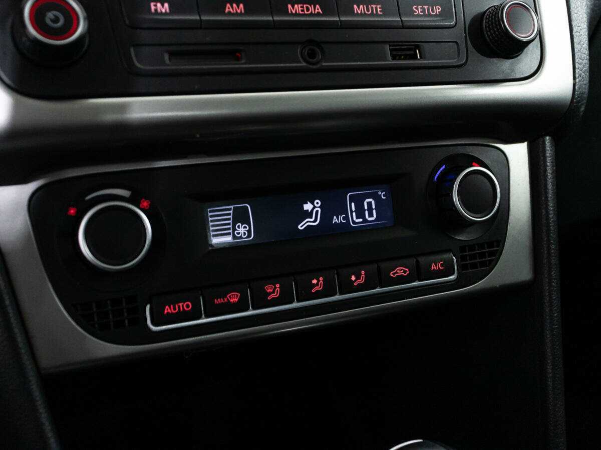 Купить Volkswagen Polo с пробегом. Фото: #14