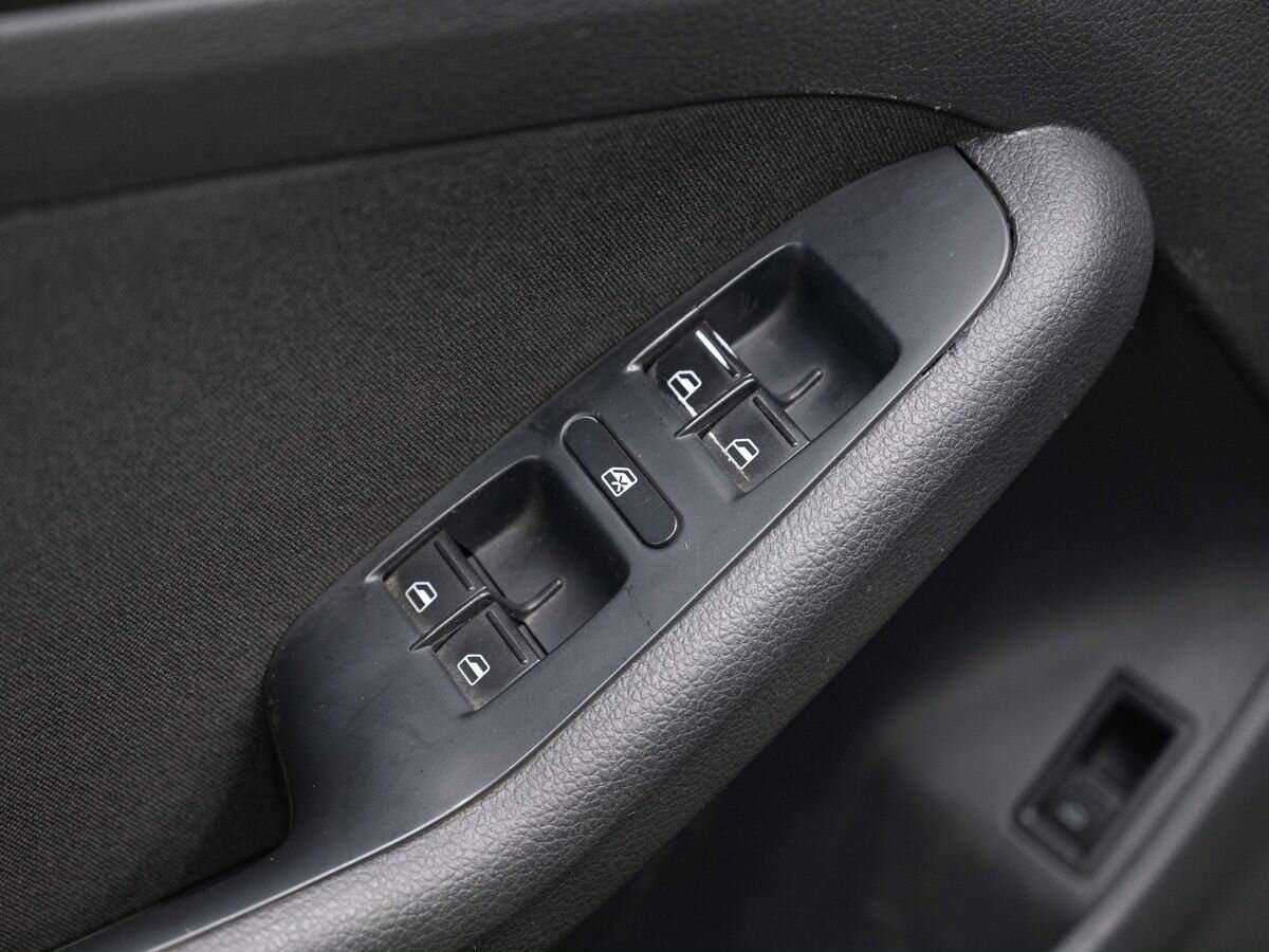 Купить Volkswagen Jetta с пробегом. Фото: #15