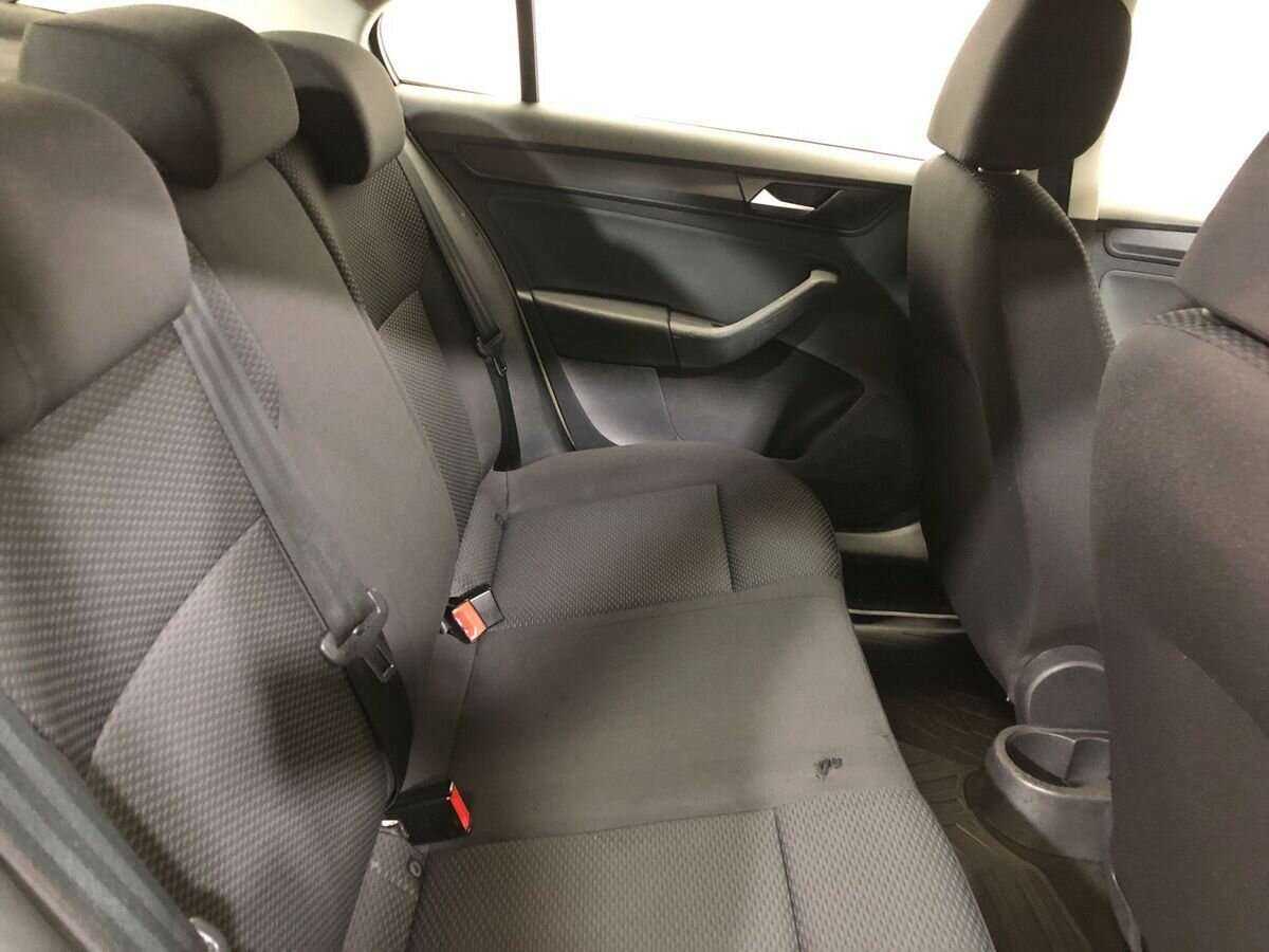 Купить Volkswagen Polo с пробегом. Фото: #10