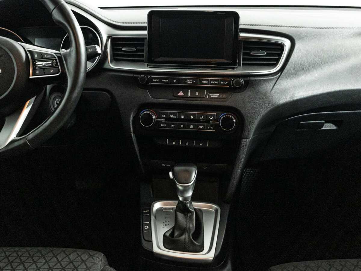 Купить Kia Ceed с пробегом. Фото: #13