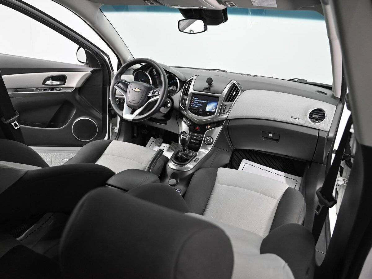 Купить Chevrolet Cruze с пробегом. Фото: #10