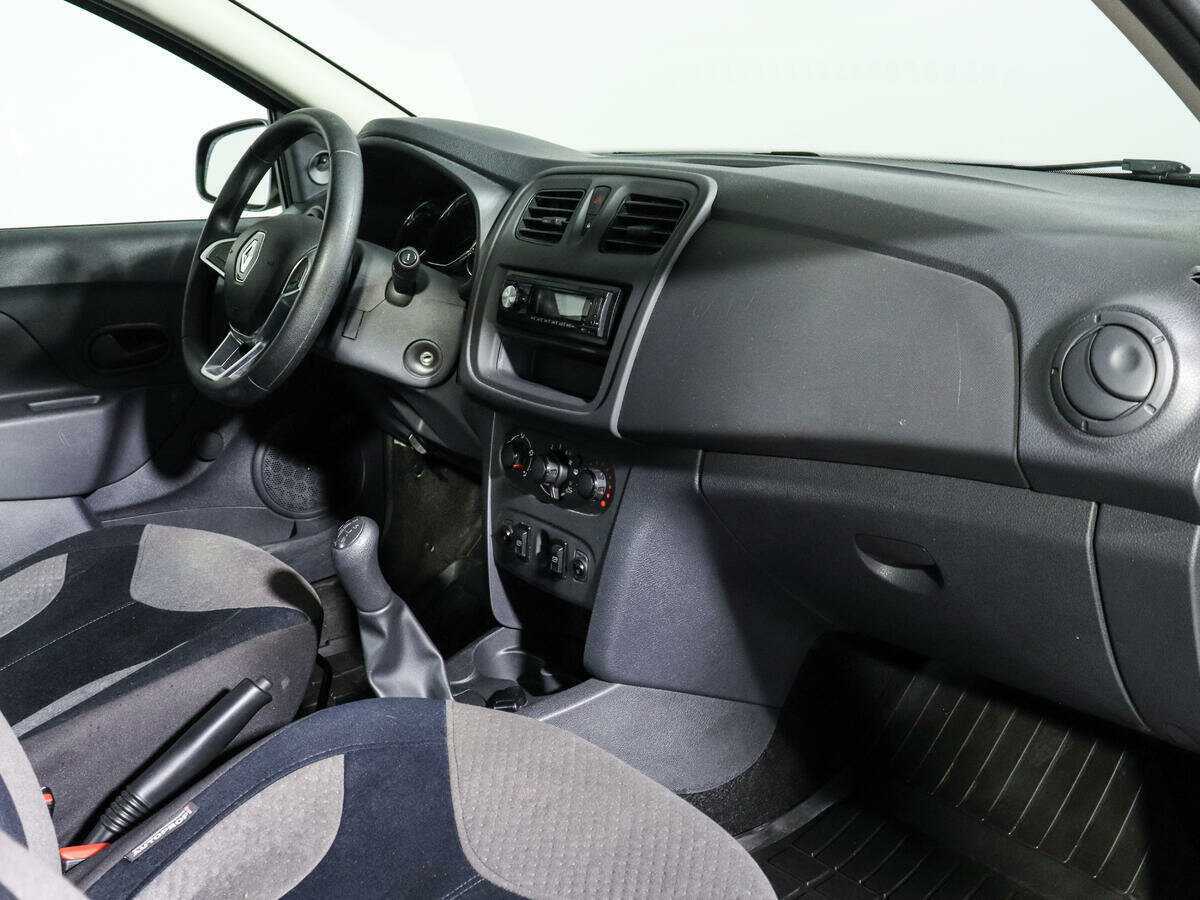 Купить Renault Sandero с пробегом. Фото: #8