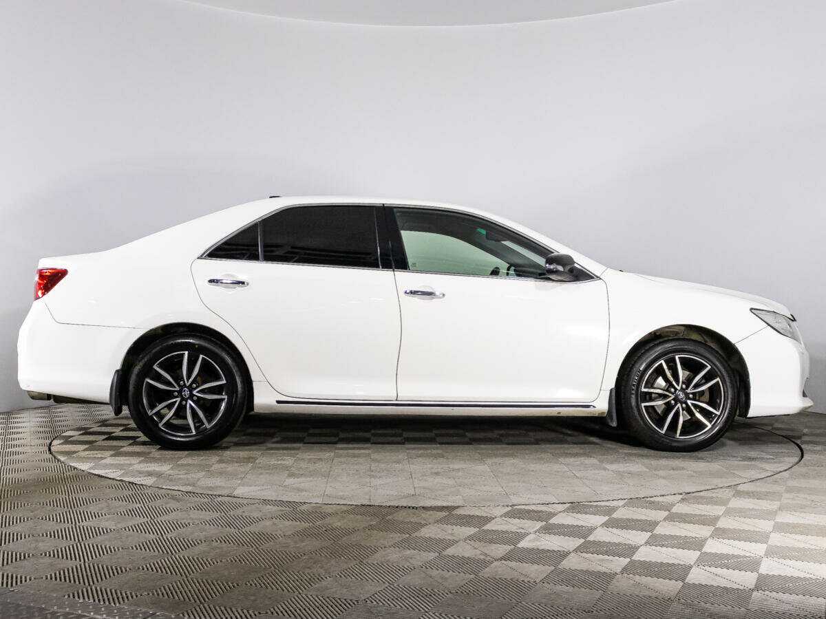 Купить Toyota Camry с пробегом. Фото: #3