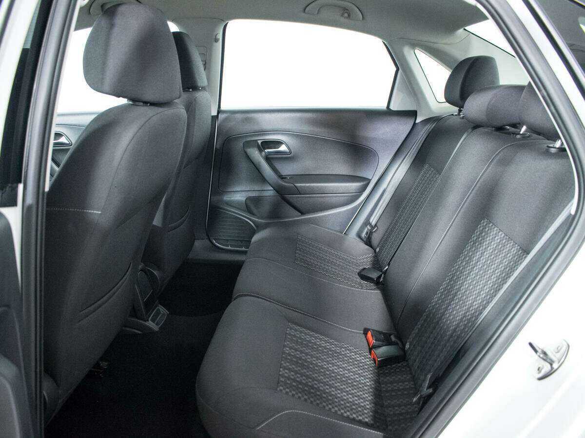Купить Volkswagen Polo с пробегом. Фото: #9