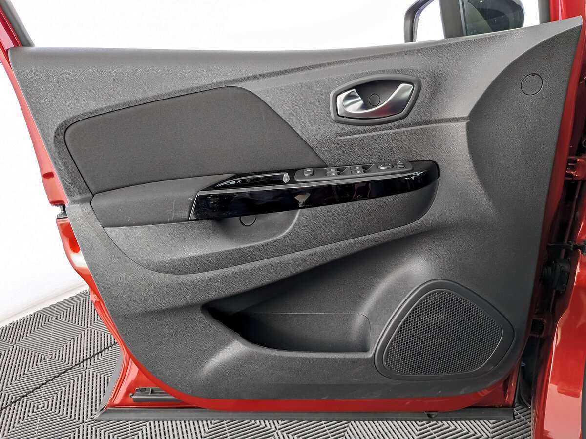 Купить Renault Kaptur с пробегом. Фото: #13