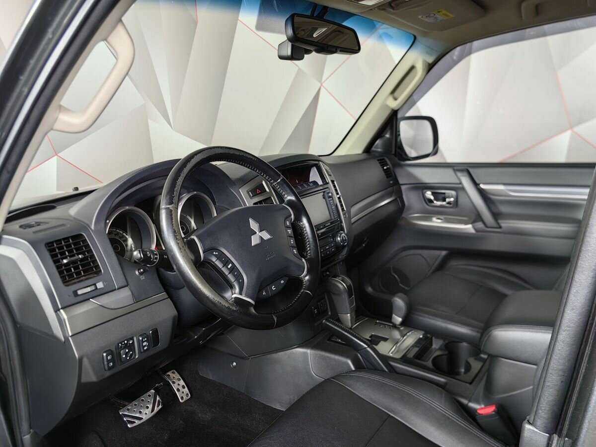 Купить Mitsubishi Pajero с пробегом. Фото: #13