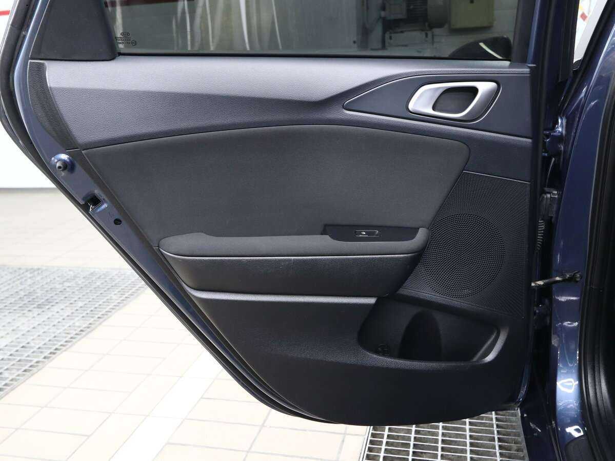 Купить Kia Ceed с пробегом. Фото: #9