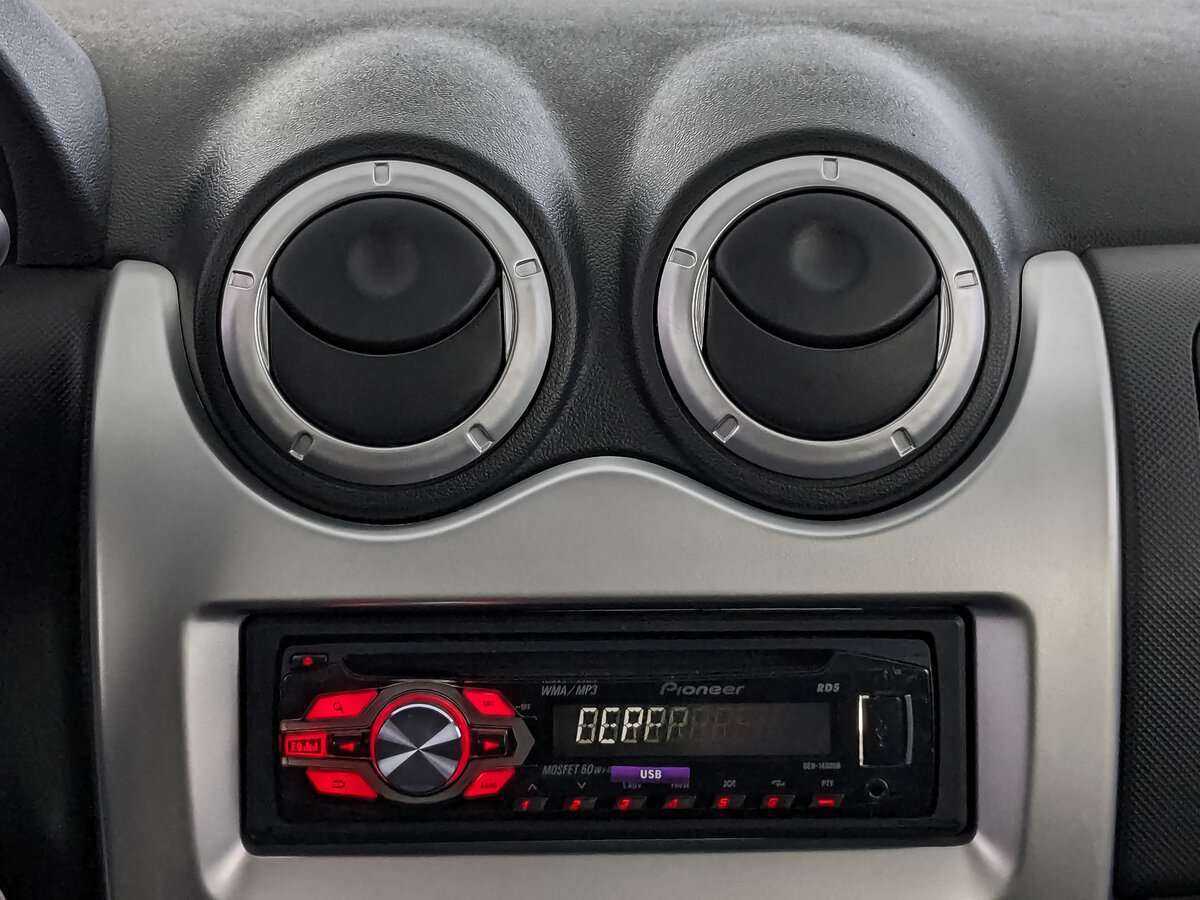 Купить Renault Sandero с пробегом. Фото: #11