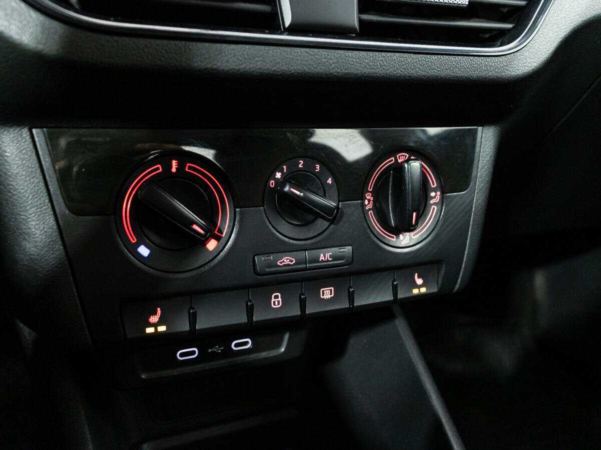 Купить Volkswagen Polo с пробегом. Фото: #15