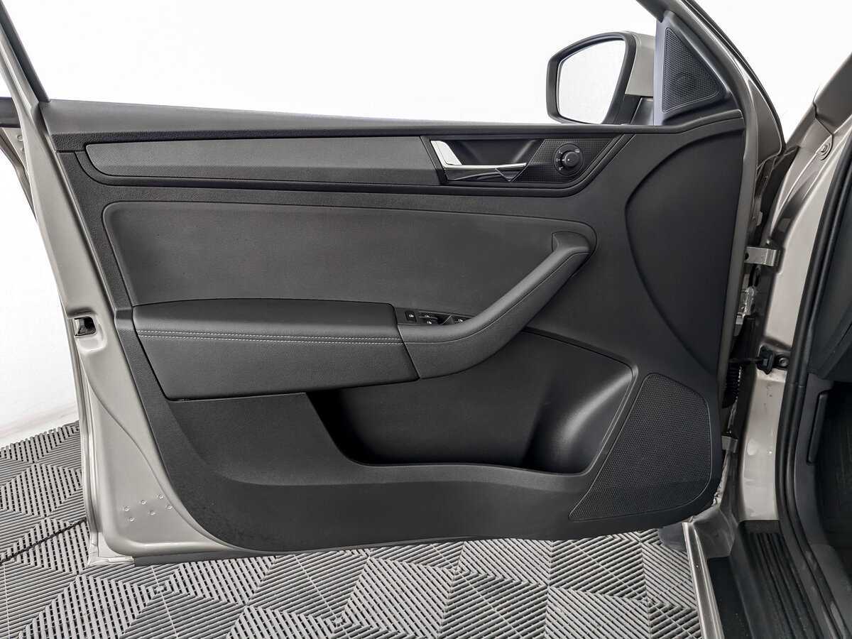 Купить Skoda Rapid с пробегом. Фото: #14