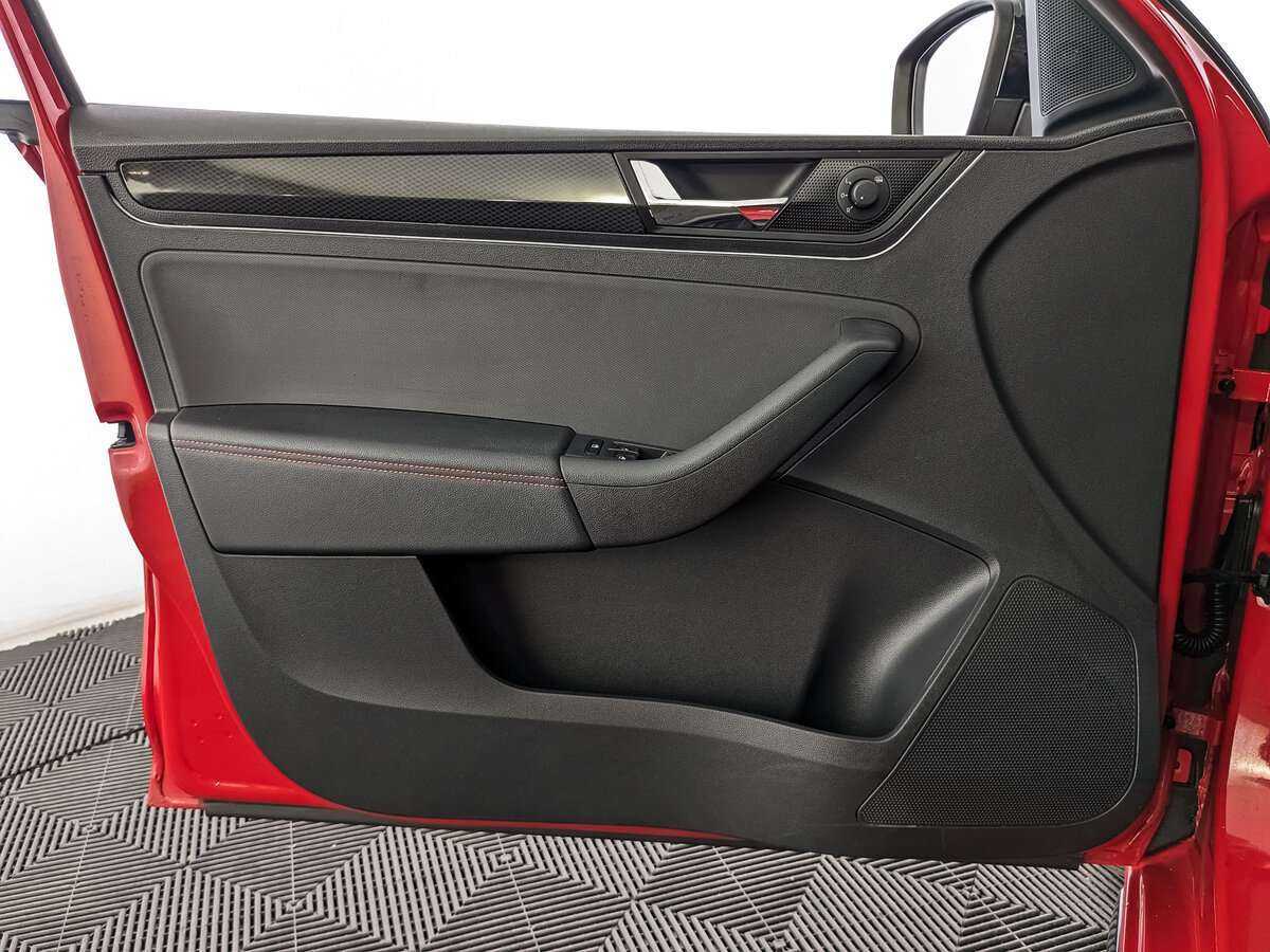 Купить Skoda Rapid с пробегом. Фото: #13