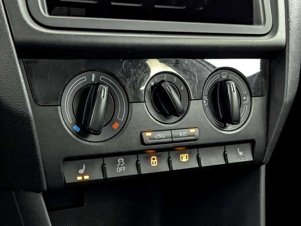 Купить Skoda Rapid с пробегом. Фото: #16