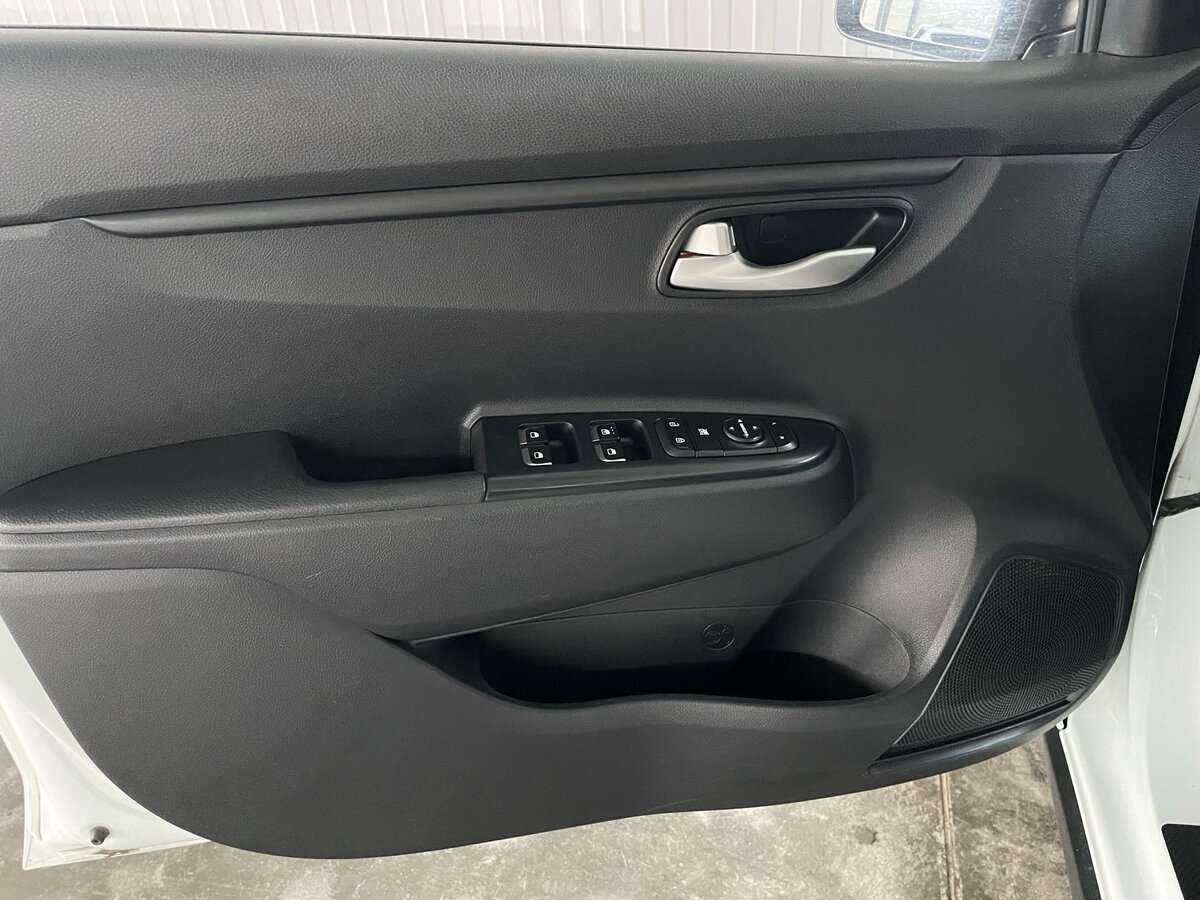 Купить Kia Rio с пробегом. Фото: #18