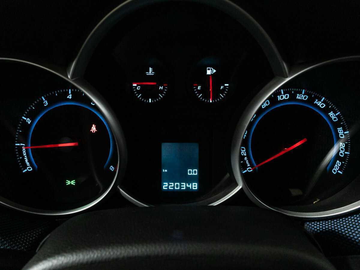 Купить Chevrolet Cruze с пробегом. Фото: #11