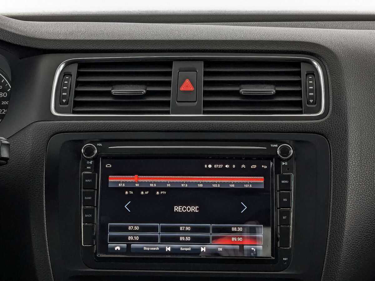 Купить Volkswagen Jetta с пробегом. Фото: #11