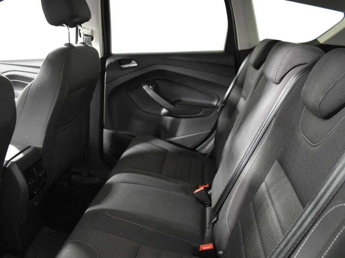 Купить Ford Kuga с пробегом. Фото: #4