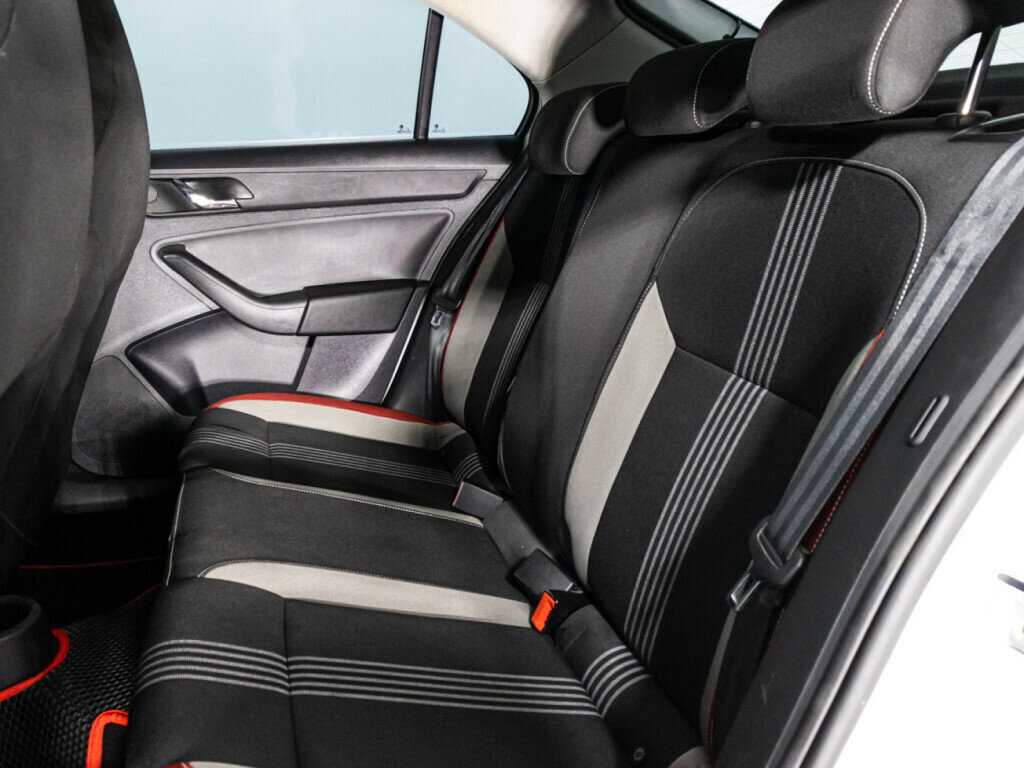 Купить Skoda Rapid с пробегом. Фото: #9