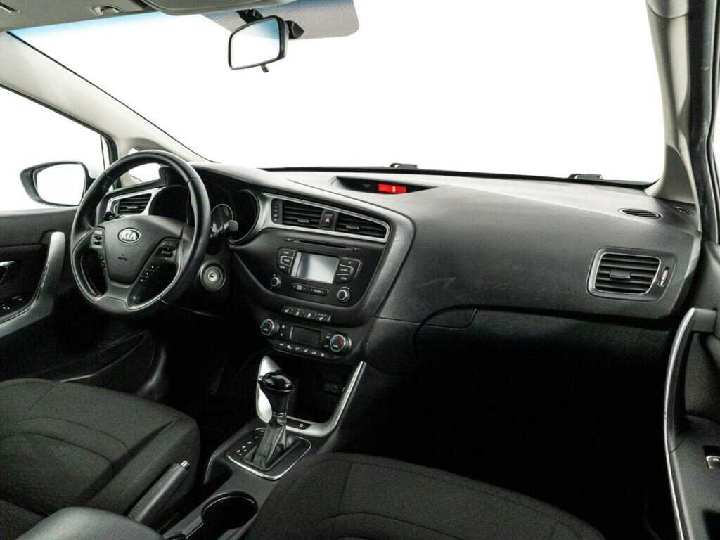Купить Kia Ceed с пробегом. Фото: #8