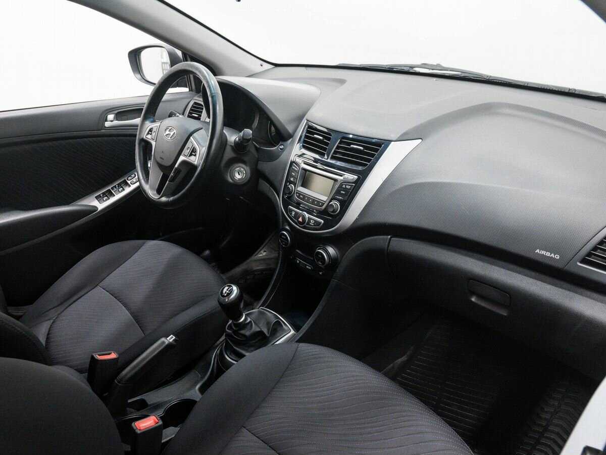 Купить Hyundai Solaris с пробегом. Фото: #7