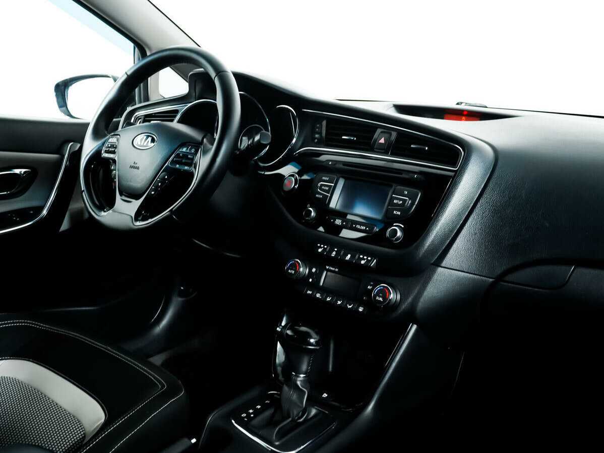 Купить Kia Ceed с пробегом. Фото: #8