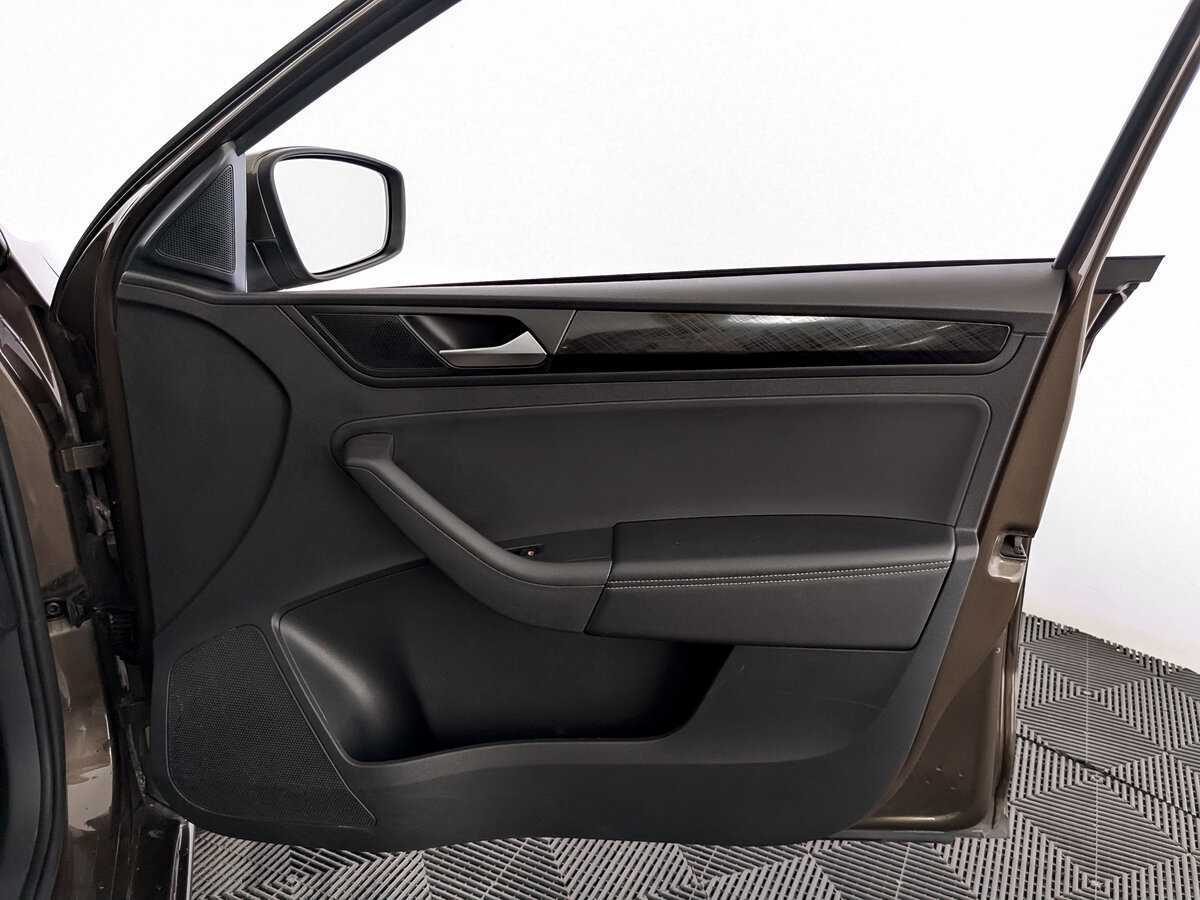 Купить Volkswagen Polo с пробегом. Фото: #19