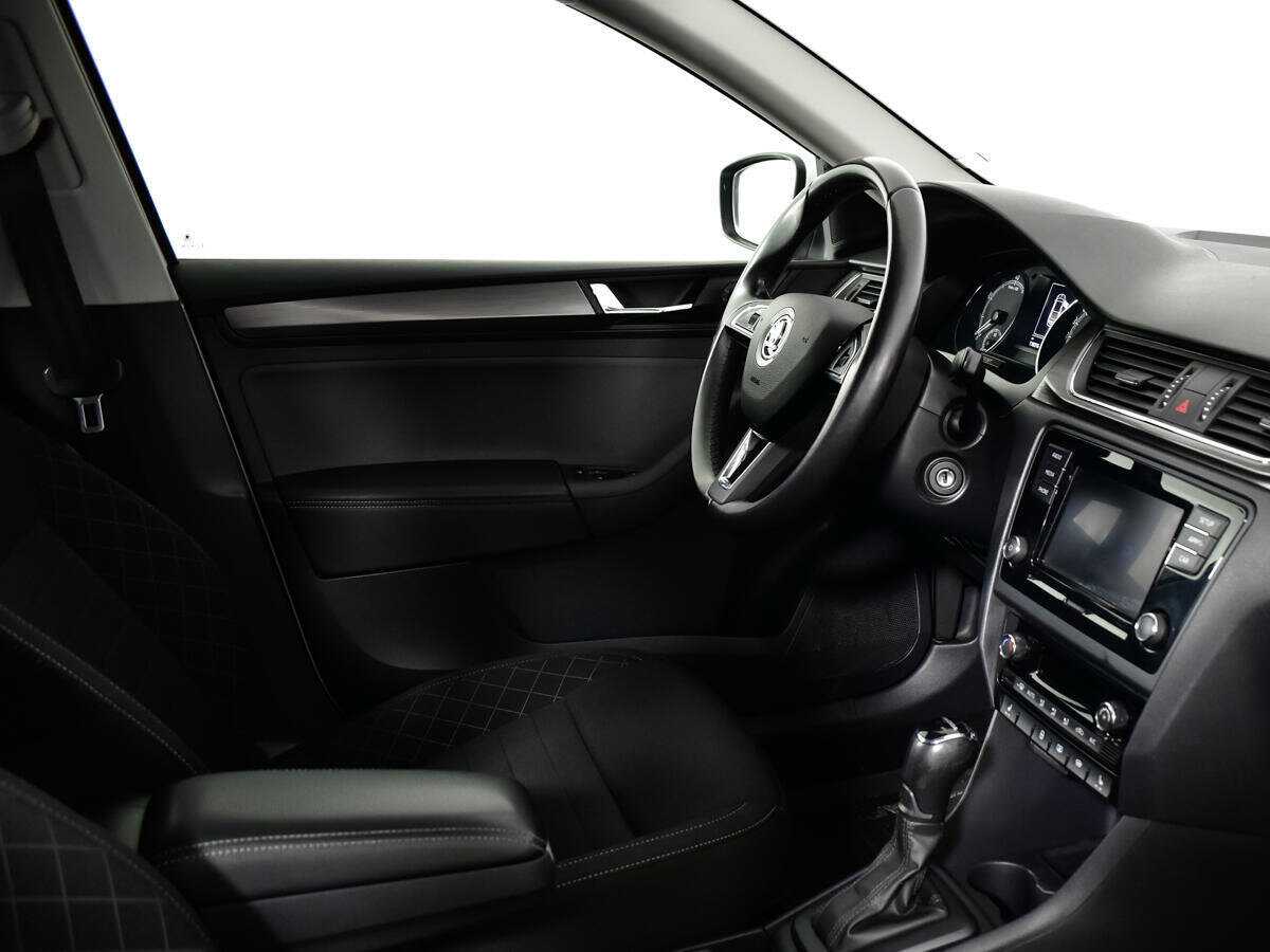 Купить Skoda Rapid с пробегом. Фото: #8