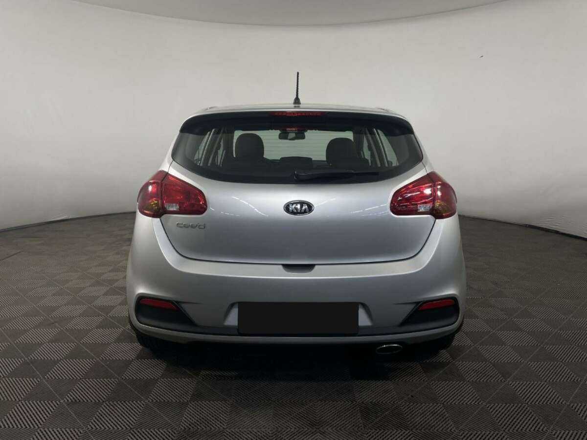 Купить Kia Ceed с пробегом. Фото: #2