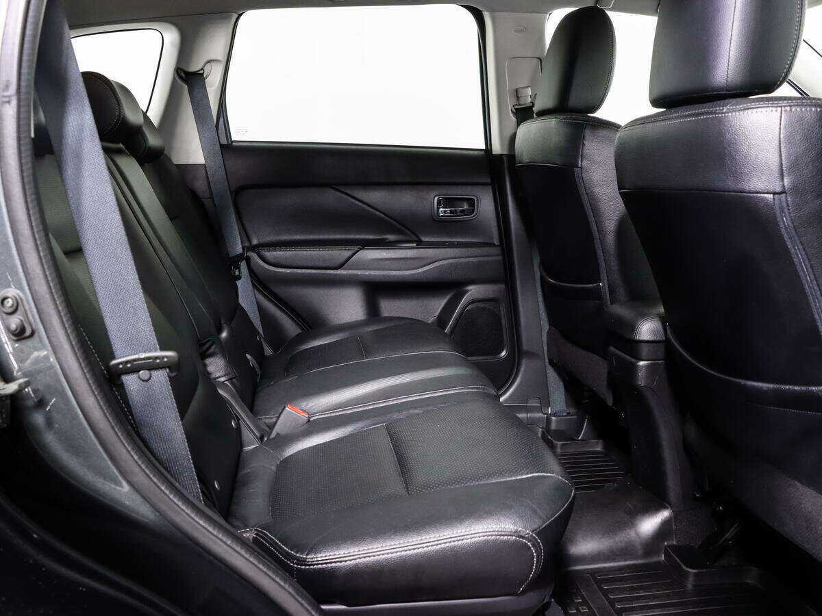 Купить Mitsubishi Outlander с пробегом. Фото: #13