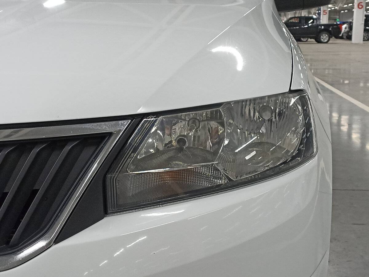 Купить Skoda Rapid с пробегом. Фото: #16