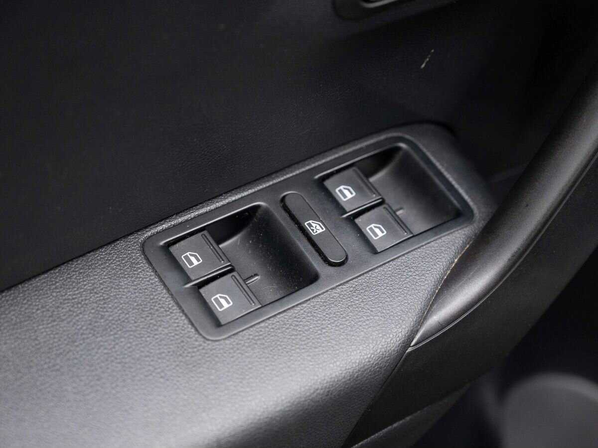 Купить Volkswagen Polo с пробегом. Фото: #15